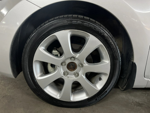 Hyundai Elantra 1.8 Gls/executive Auto in Namibia
