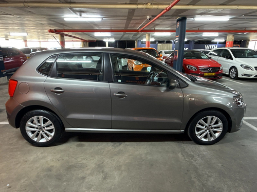 Volkswagen Polo Vivo 1.4 Comfortline (5dr) in Namibia