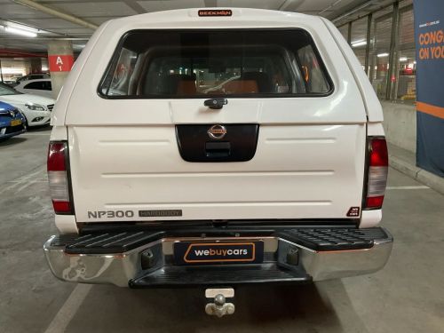 Nissan Hardbody Np300 2.5 TDI 4x4 Pick Up Double Cab in Namibia
