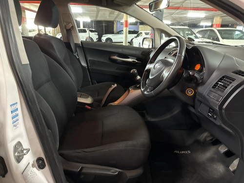 Toyota Toyota Auris 140 RS in Namibia