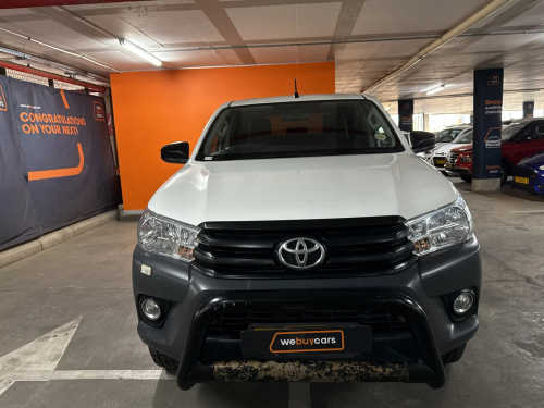 Toyota Hilux 2.4 Gd-6 RB SR Pick Up Double Cab in Namibia