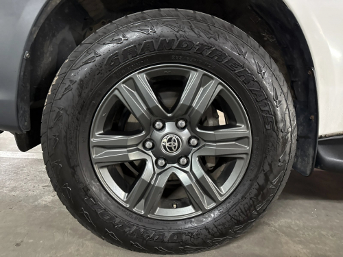 Toyota Hilux 2.4 Gd-6 RB SR Pick Up Double Cab in Namibia