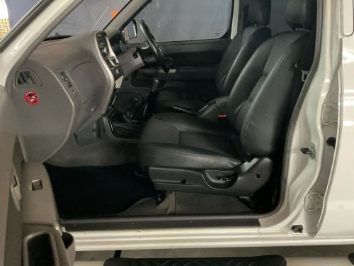 Nissan Hardbody Np300 2.5 TDI Hi-Rider Pick Up Double Cab in Namibia