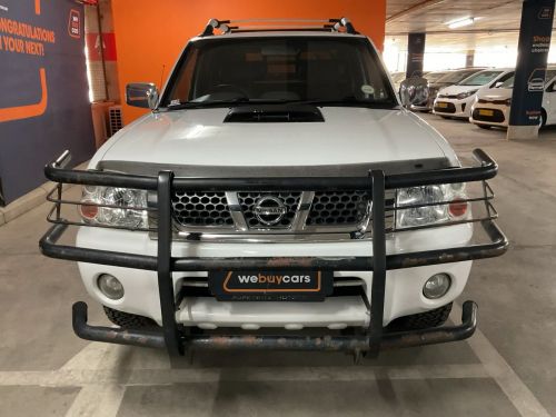 Nissan Hardbody Np300 2.5 TDI Hi-Rider Pick Up Double Cab in Namibia