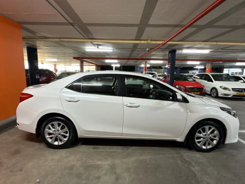 Toyota Corolla 1.6 Prestige in Namibia