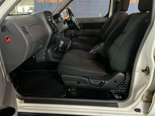 Nissan Hardbody Np300 2.5 TDI 4x4 Pick Up Double Cab in Namibia