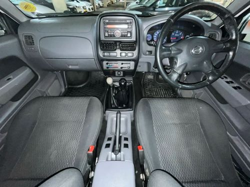 Nissan Hardbody Np300 2.5 TDI 4x4 Pick Up Double Cab in Namibia