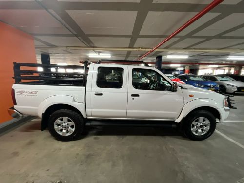Nissan Hardbody Np300 2.5 TDI 4x4 Pick Up Double Cab in Namibia