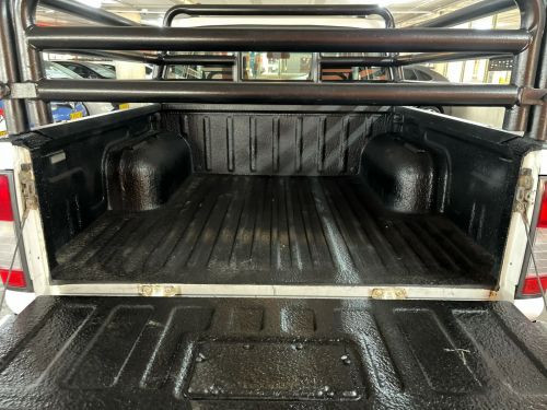 Nissan Hardbody Np300 2.5 TDI 4x4 Pick Up Double Cab in Namibia