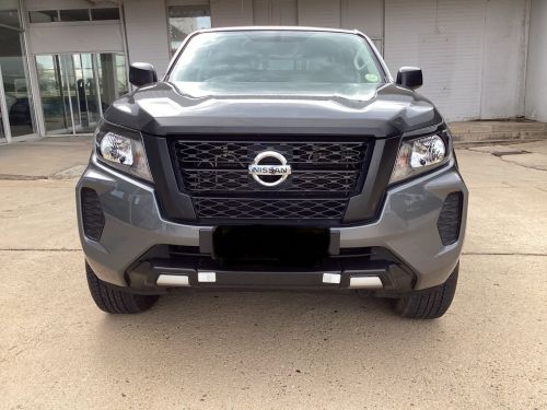 Nissan Navara XE Plus 4x4 6MT in Namibia