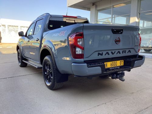 Nissan Navara Pro-4X in Namibia