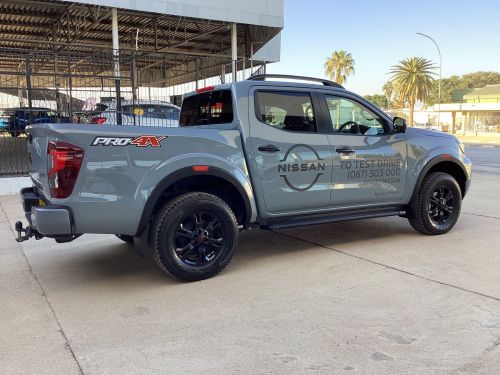 Nissan Navara Pro-4X in Namibia
