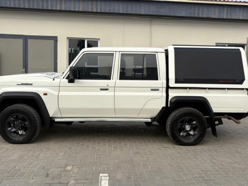 Toyota LANDCRUISER 79 2.8 in Namibia