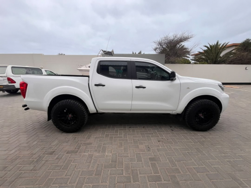 Nissan NAVARA 2.5D XE DC MT in Namibia
