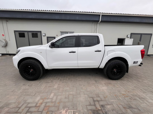 Nissan NAVARA 2.5D XE DC MT in Namibia