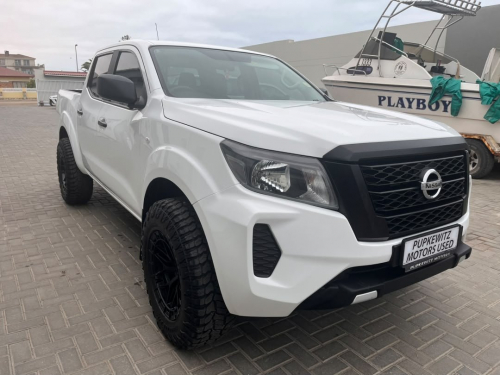 Pre-owned Nissan NAVARA 2.5D XE DC MT for sale in 