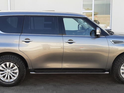 Nissan PATROL 5.6L V8 PREMIUM LE 4X4 in Namibia