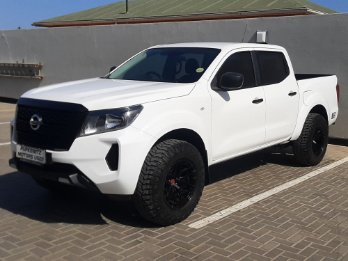 Nissan NAVARA 2.5TD EX DC 4X4 MT in Namibia
