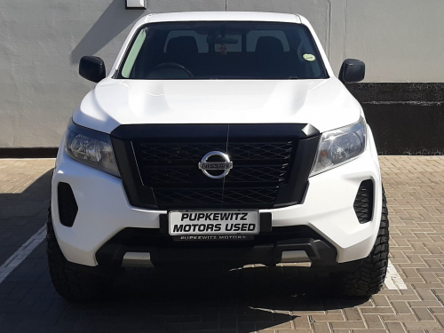 Nissan NAVARA 2.5TD EX DC 4X4 MT in Namibia