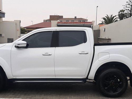 Nissan NAVARA 2.5TD LE PLUS DC 4X4 AUTO in Namibia