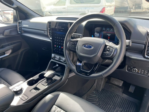 Ford EVEREST PLATINUM 3.0D V6 AWB AT in Namibia