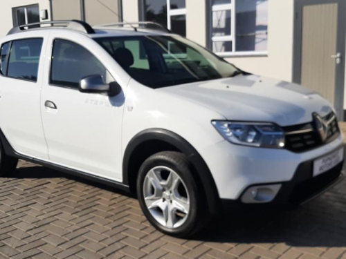 Used Renault SANDERO 900T STEPWAY DYNAMIQUE for sale in Swakopmund