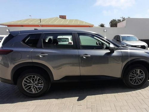 Nissan X TRAIL 2.5 VISIA CVT in Namibia