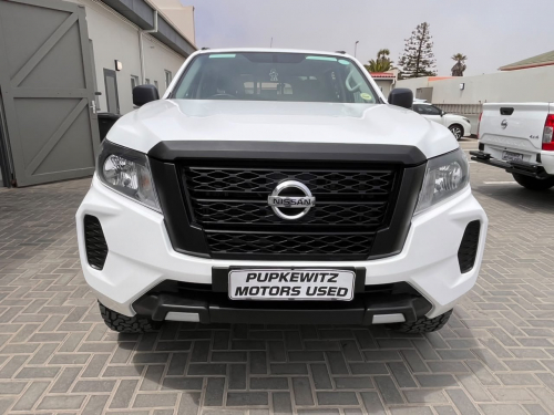 Nissan NAVARA 2.5D XE DC MT in Namibia