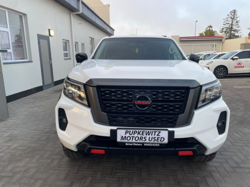 Nissan NAVARA 2.5D 4X4 AUTO DC PRO 4X in Namibia