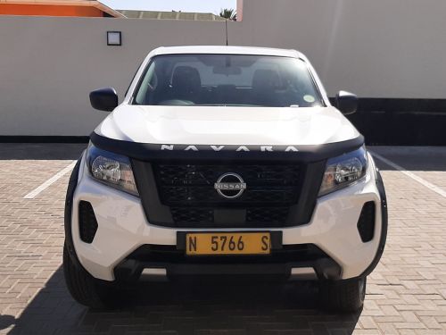 Nissan NAVARA 2.5D DC 4X4 SE+ AUTO in Namibia