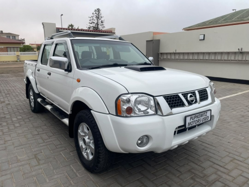 Pre-owned Nissan NP300 DC 4X4 MANUAL for sale in 