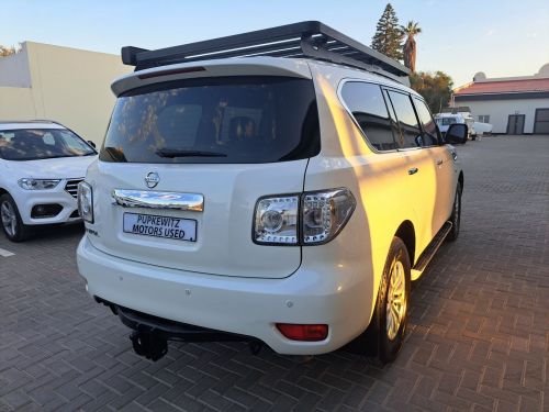 Nissan PATROL 5.7 V8 A/T 4X4 in Namibia