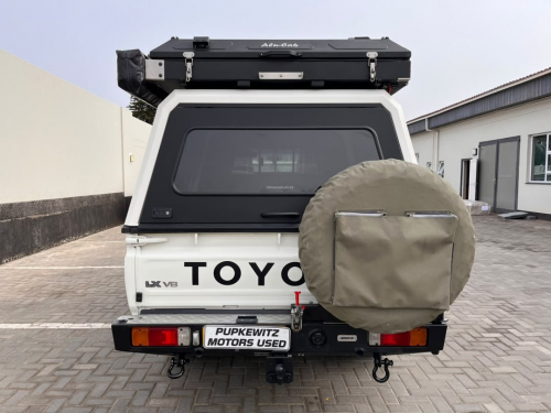 Toyota LANDCRUISER DC 4X4 4.5D V8 in Namibia