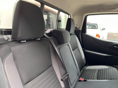 Nissan NAVARA 2.5D XE DC MT in Namibia