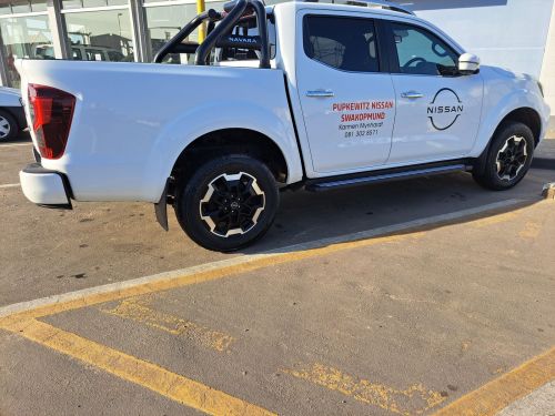Nissan NAVARA 2.5TDI LE DC 4X4 AT in Namibia