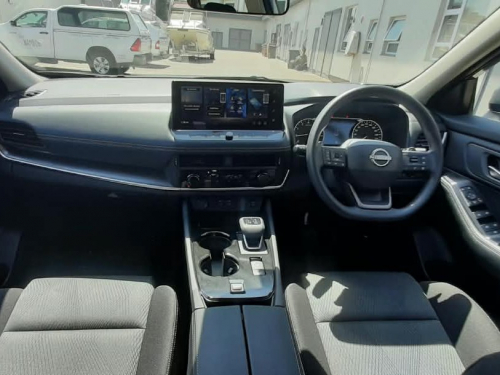Nissan X TRAIL 2.5 VISIA CVT in Namibia