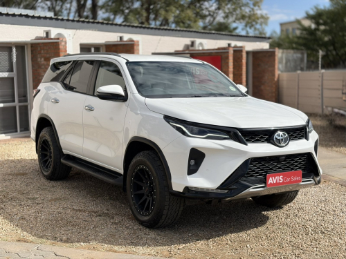 Pre-owned Toyota 2.4 4x4 A/T Fortuner for sale in 