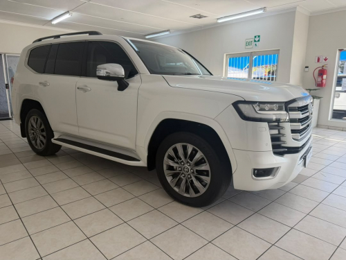 Toyota Land Cruiser 300 3.5T ZX in Namibia