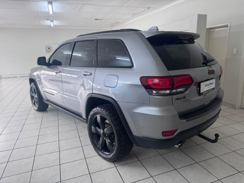Jeep Grand Cherokee 3.0L V6 Trailhawk in Namibia