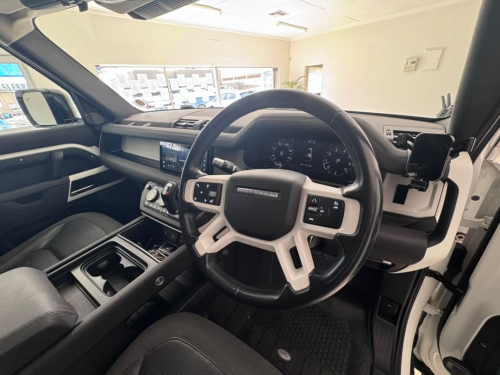 Land Rover DEFENDER 110 P300 SE (221KW) in Namibia
