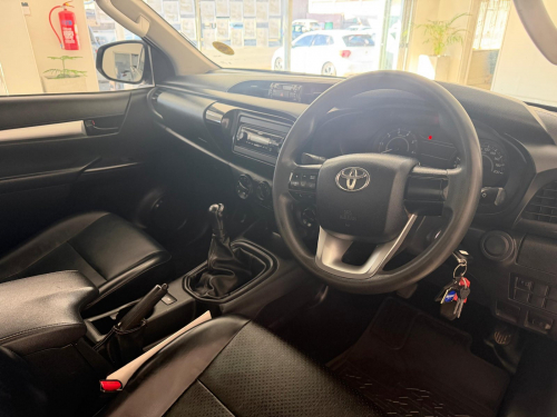 Toyota Hilux SR 2.4 GD-6 S/C P/U M/T 4x4 in Namibia