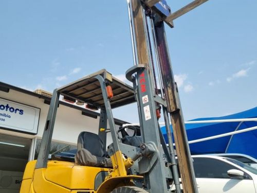 TCM TCM 2.5T 3M Dual Stage Mast in Namibia