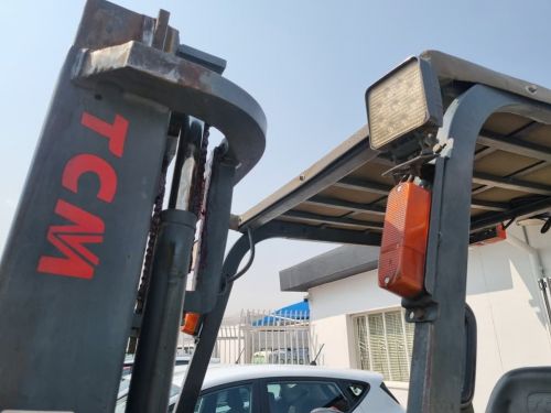 TCM TCM 2.5T 3M Dual Stage Mast in Namibia