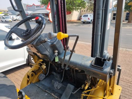 TCM TCM 2.5T 3M Dual Stage Mast in Namibia