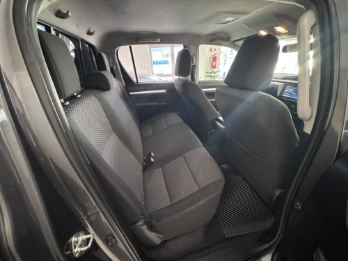 Toyota Hilux 2.4 SRX 4x4 A/T in Namibia