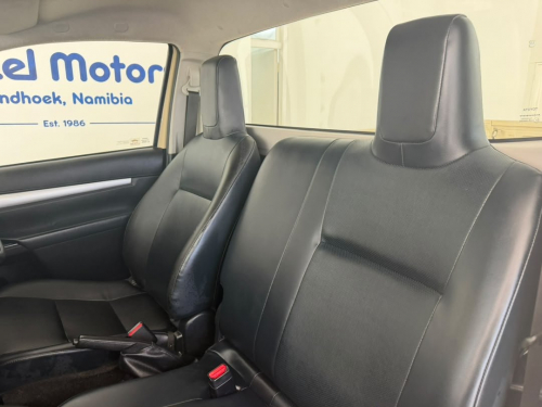 Toyota Hilux 2.0 VVTI P/U S/C M/T in Namibia