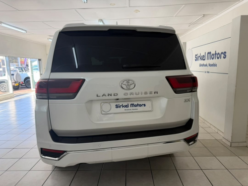 Toyota Land Cruiser 300 3.5T ZX in Namibia