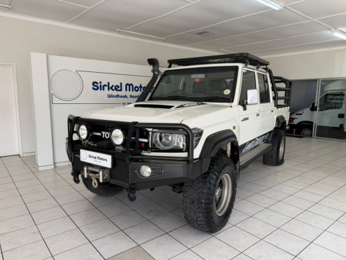 Pre-owned Toyota Land Cruiser 79 4.5D V8 4x4 P/U D/C M/T for sale in 