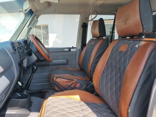 Toyota Land Cruiser 79 LX V8 4.5 D/C in Namibia