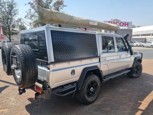 Toyota Land Cruiser 79 LX V8 4.5 D/C in Namibia